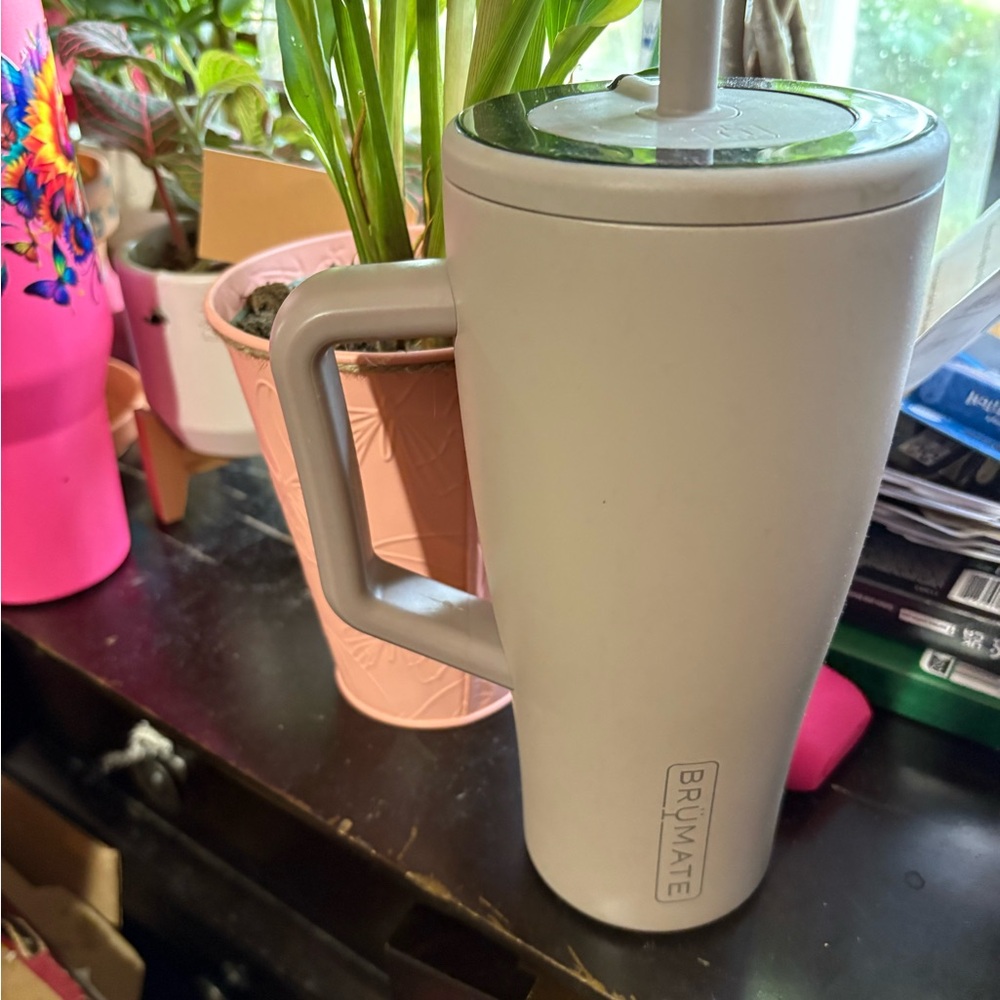 BrüMate taupe Insulated Mug